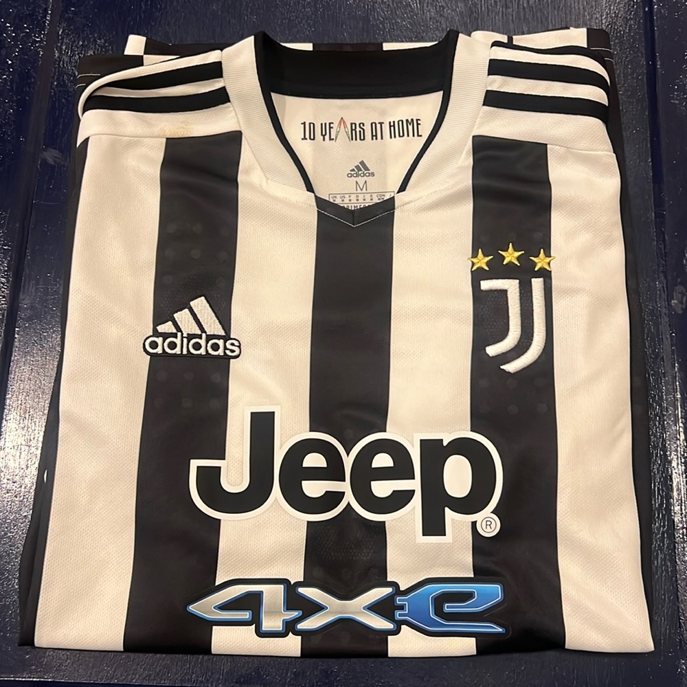 Mens Juventus jersey size m